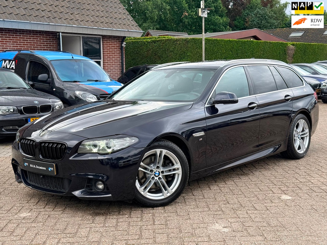 BMW 5-serie Touring - 520i Executive M Sport|Nieuwe Ketting|Carplay|18 inch M|Climate control|Sport interieur|Cr - AutoWereld.nl