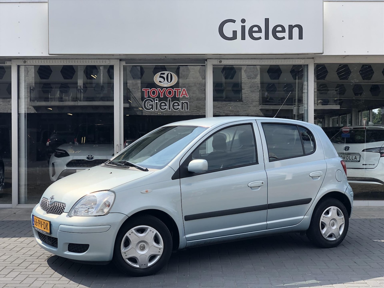 Toyota Yaris - 1.3 VVTI 5DR Automaat Sol | 2e eigenaar, Airconditioning, Trekhaak, Stuurbediening, Radio/ - AutoWereld.nl