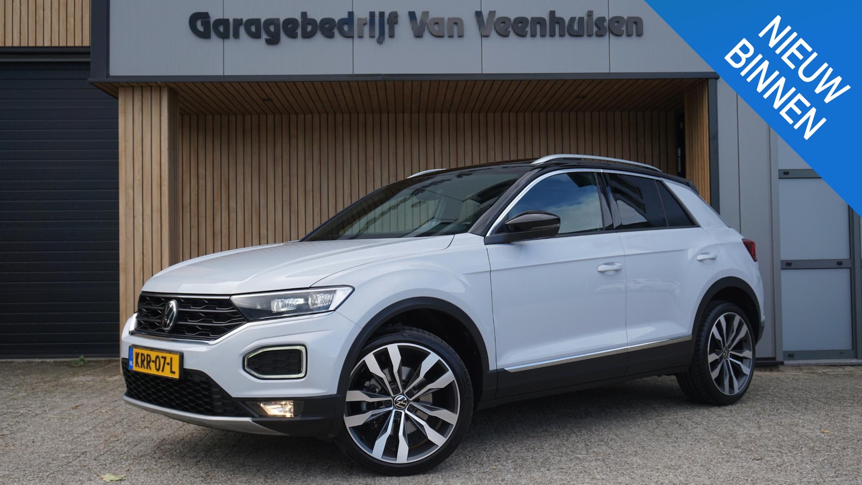 Volkswagen T-Roc - 1.5 150pk TSI Sport Pano Virtual Stoelverw Drive select *68737km* 19 inch LM Cruise LED * - AutoWereld.nl