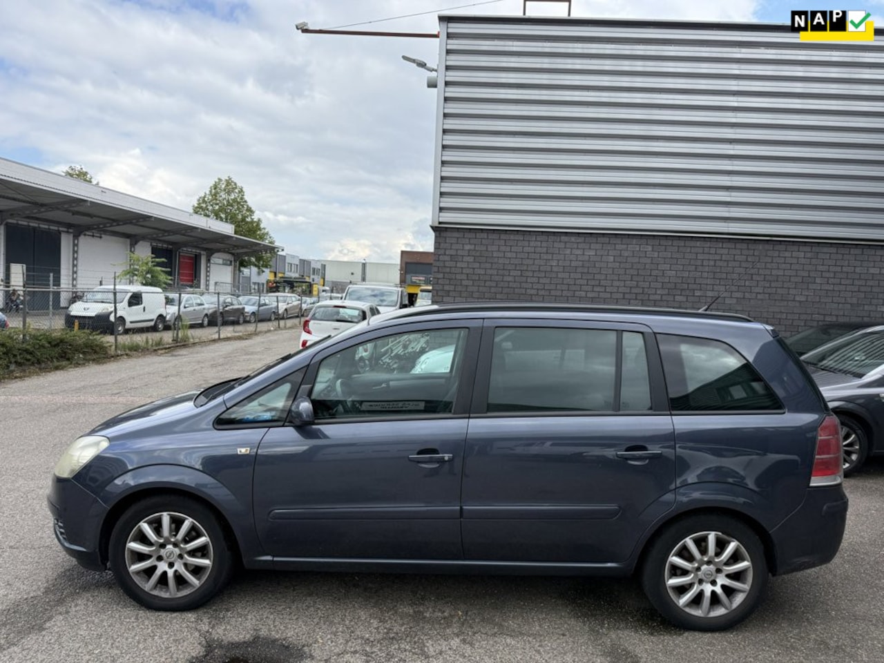 Opel Zafira - Inruilkoopje/ Koppeling Slipt/ Voorruit Barst Export? - AutoWereld.nl
