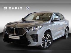 BMW iX2 - eDrive20 | M Sport | Stuur- en Stoelverwarming | Harman/Kardon | Trekhaak