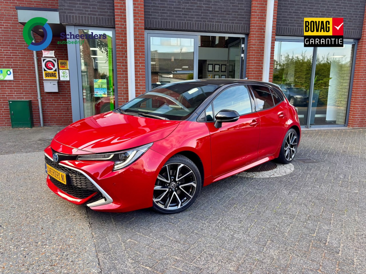 Toyota Corolla - 2.0 Hybrid Sport ,Navi ,Camera. - AutoWereld.nl