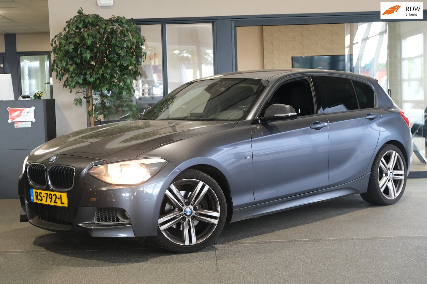 BMW 1-serie - 118i M-Sport Pakket 170PK Cruise PDC LET OP LEES TEKST - AutoWereld.nl