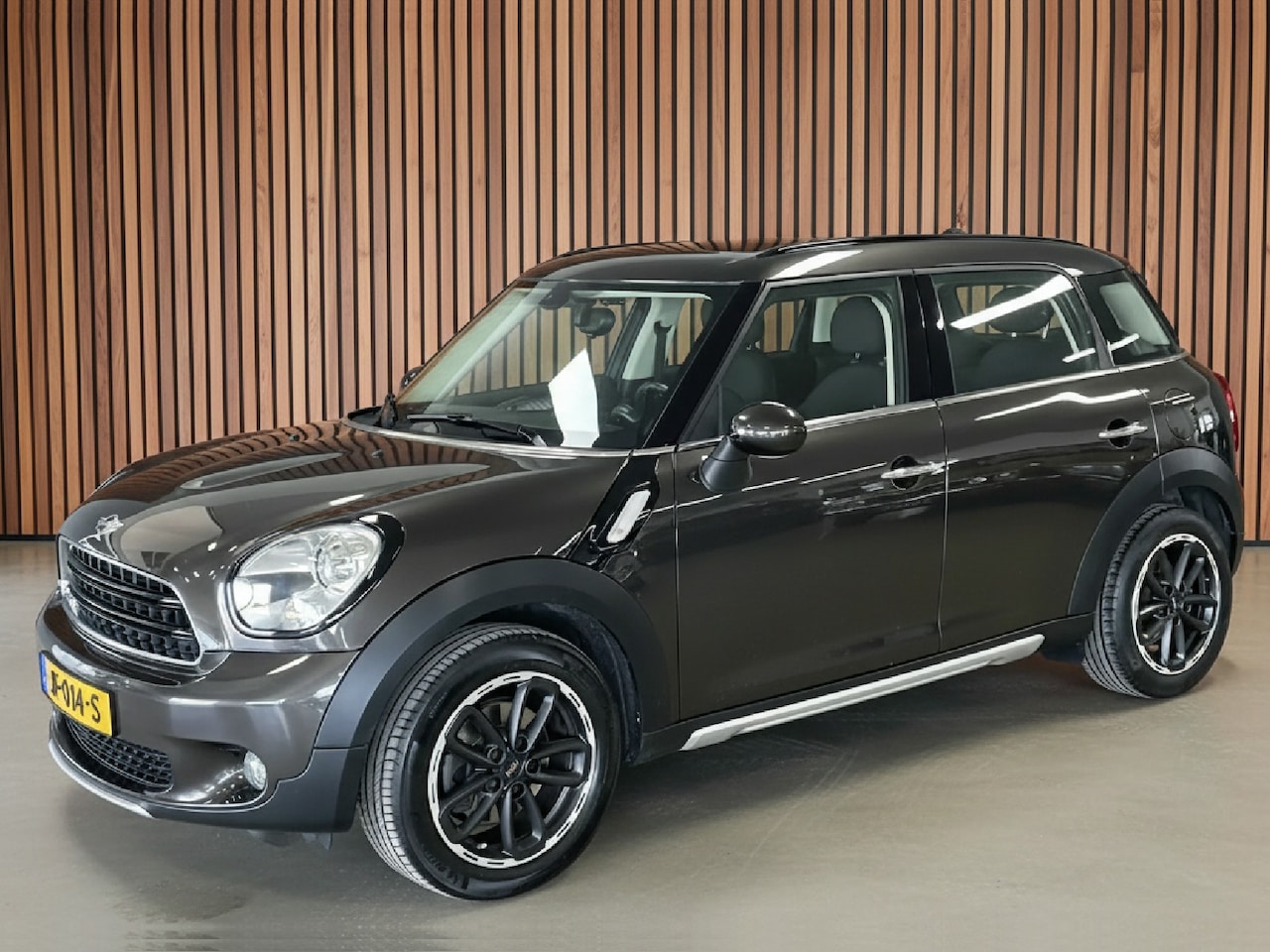 MINI Countryman - Mini 1.6 One Pepper | Navigatie | Elektrisch dak - AutoWereld.nl