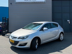 Opel Astra - 1.4 Turbo Business +