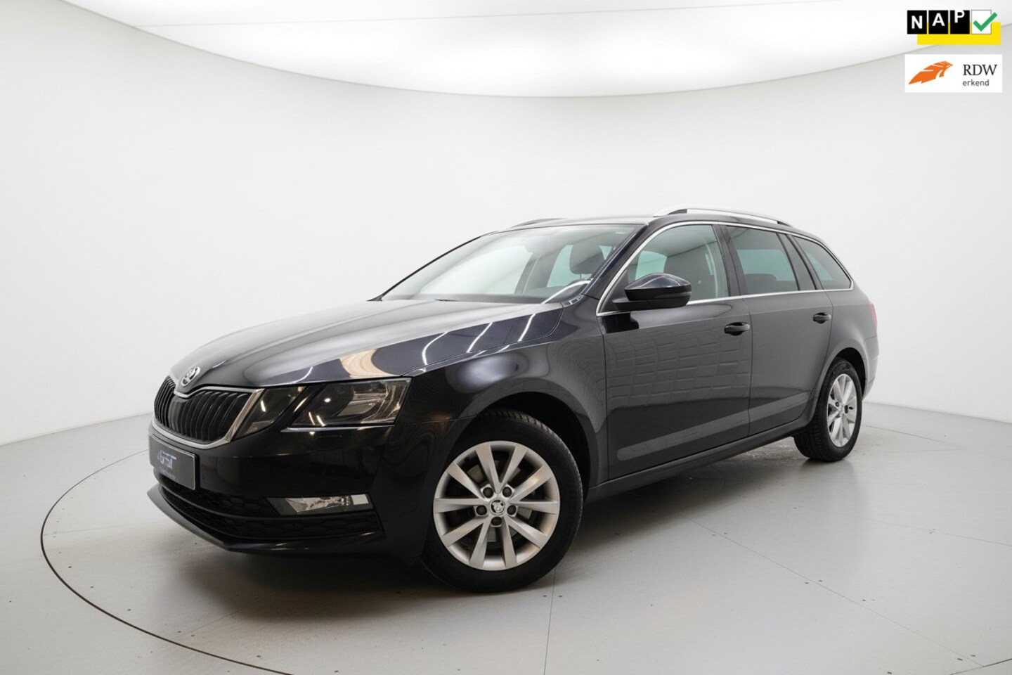 Skoda Octavia Combi - 1.5 TSI Greentech Sport Business TREKHAAK - AutoWereld.nl