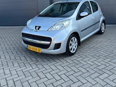 Peugeot 107 - 1.0-12V Millesim 200