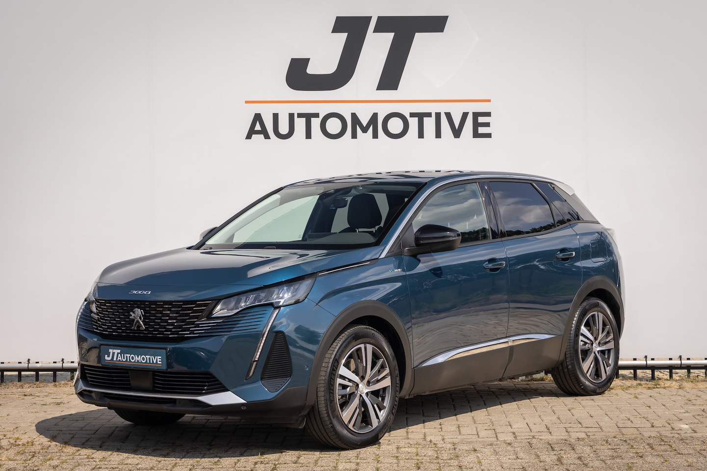 Peugeot 3008 - 1.6 HYbrid Allure voorruitverwarming | 360camera | PDC | cruise control | Half ledere bekl - AutoWereld.nl