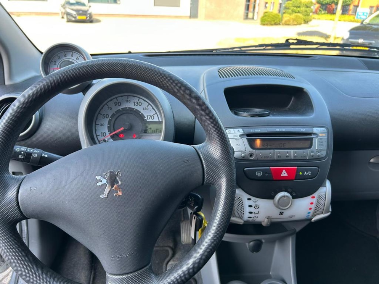 Peugeot 107 - 1.0-12V Millesim 200 1.0-12V Millesim 200 - AutoWereld.nl