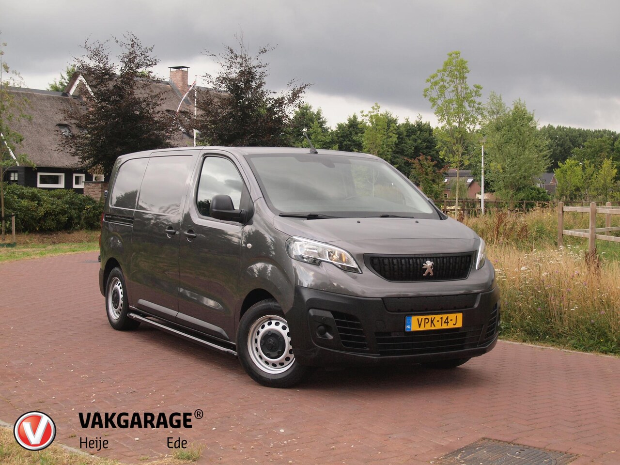 Peugeot e-Expert - Standard Premium 75 kWh | Side bars | Apple Carplay | Zware Accupakket | Camera | - AutoWereld.nl