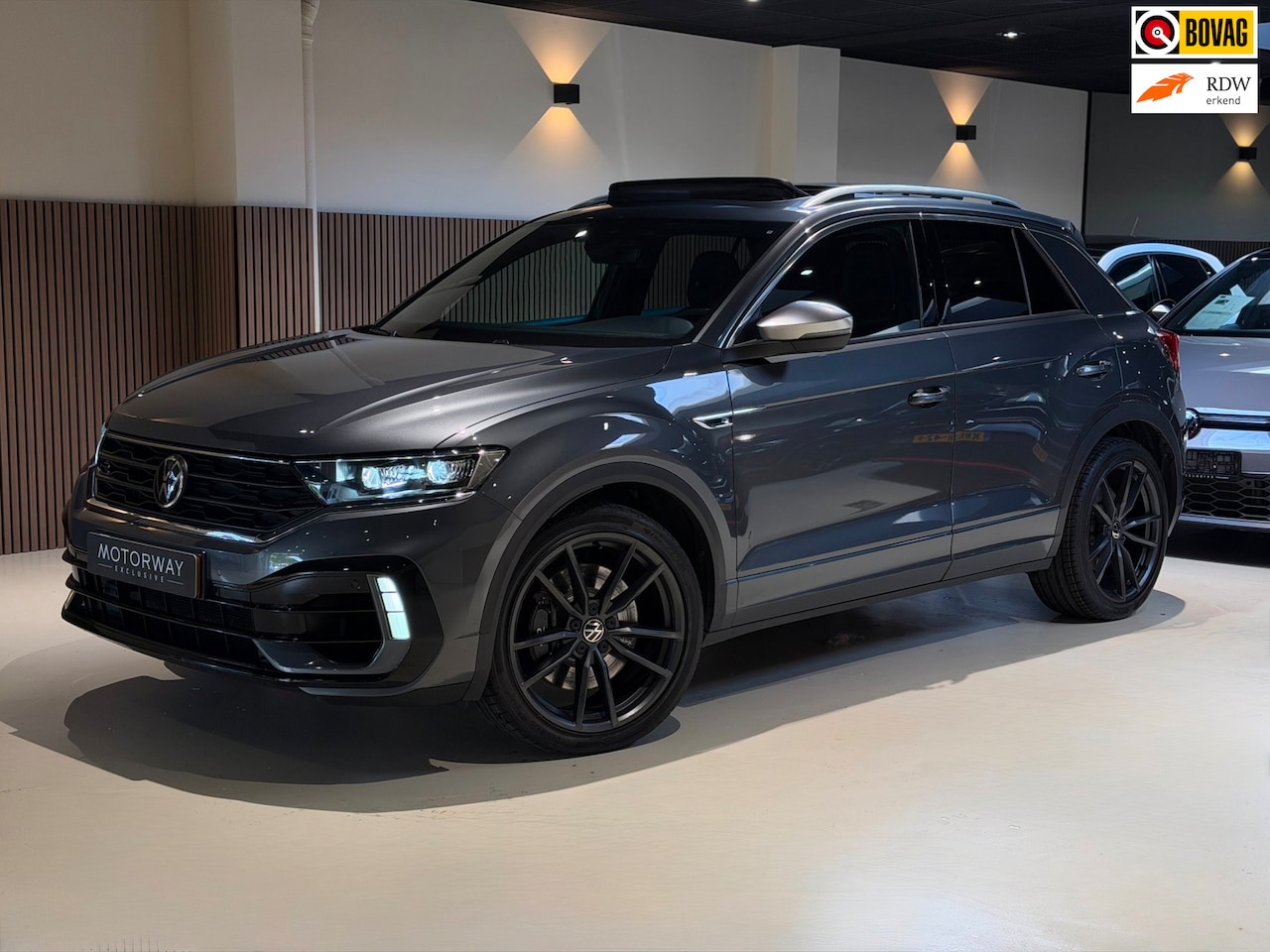 Volkswagen T-Roc - R 2.0 TSI 4Motion 300PK |Pano|Beats|Virtual|Leder|Camera - AutoWereld.nl
