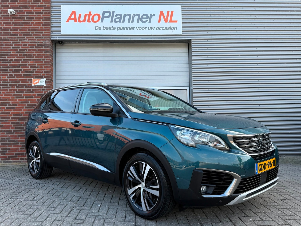 Peugeot 5008 - 1.2 PureTech Allure! Camera! Pano! 7-Pers.! - AutoWereld.nl
