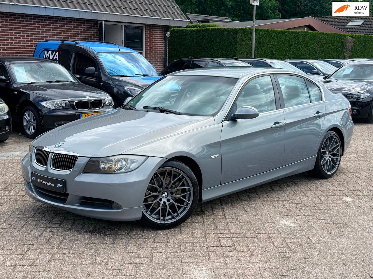BMW 3-serie - 325i High Executive|6-cilinder|Xenon|Leder|Sport stoelen|Cruise control|Climate control|Ne - AutoWereld.nl