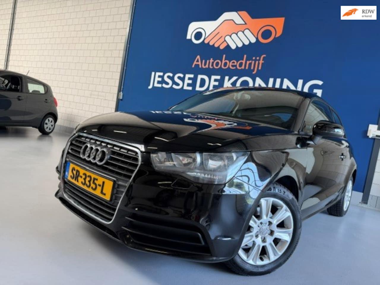 Audi A1 - 1.2 TFSI Attraction / bj.2011 / kleur: zwart / climate control / sportvelgen / stereo / AP - AutoWereld.nl