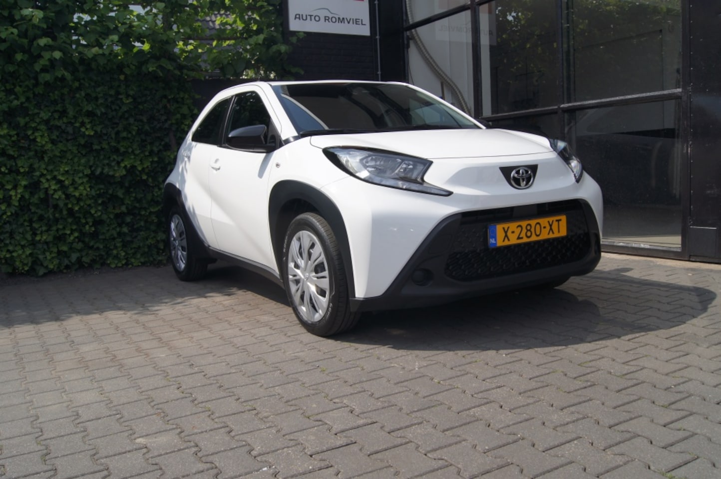 Toyota Aygo X - 1.0 VVT-i MT play 1.0 VVT-i MT Play - AutoWereld.nl