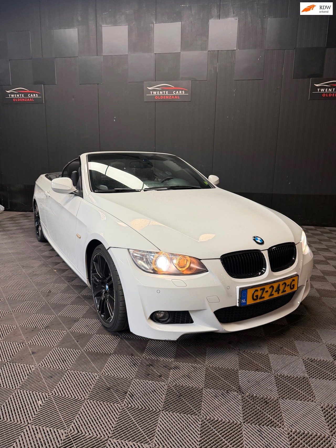 BMW 3-serie Cabrio - 325i High Executive //M | Xenon | Memory | Navi | PDC | - AutoWereld.nl