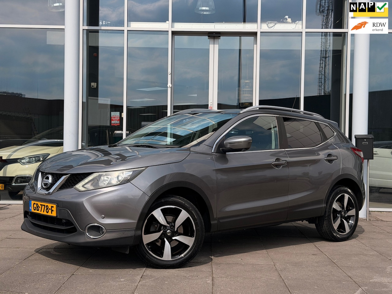 Nissan Qashqai - 1.2 Connect Edition|360Cam|Pano|Nap|Keyless - AutoWereld.nl