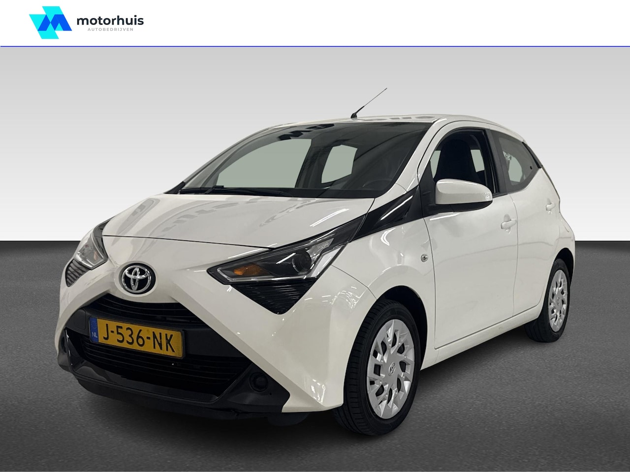 Toyota Aygo - 1.0 VVT-i x-play 1.0 VVT-i x-play - AutoWereld.nl