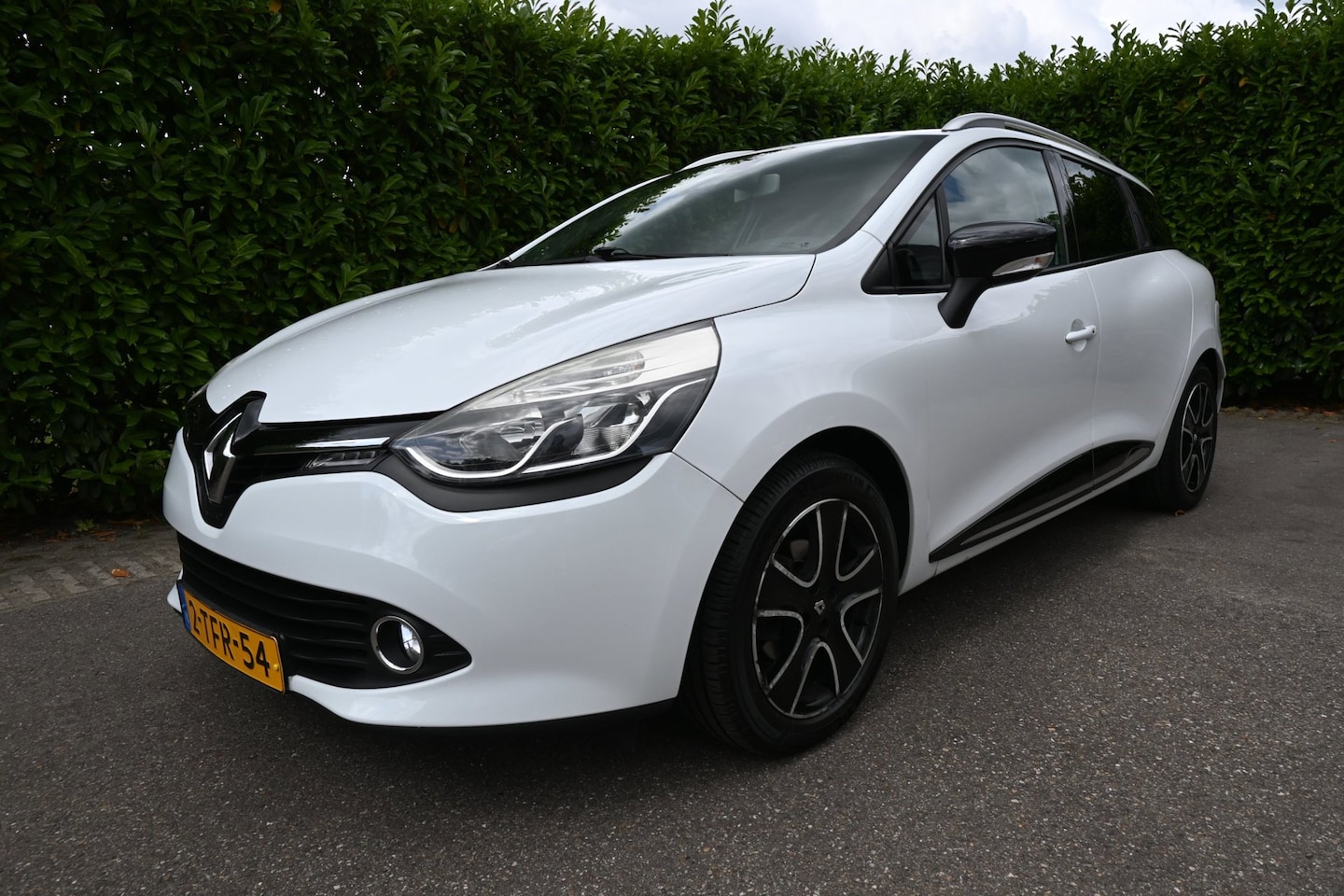 Renault Clio Estate - 0.9 TCe Dynamique. Origineel Nederlandse auto met NAP. - AutoWereld.nl