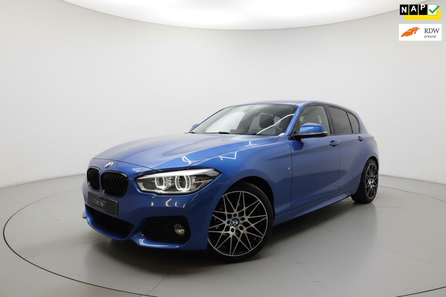 BMW 1-serie - 118i High Executive M PAKKET LEER PDC NACI NAP - AutoWereld.nl