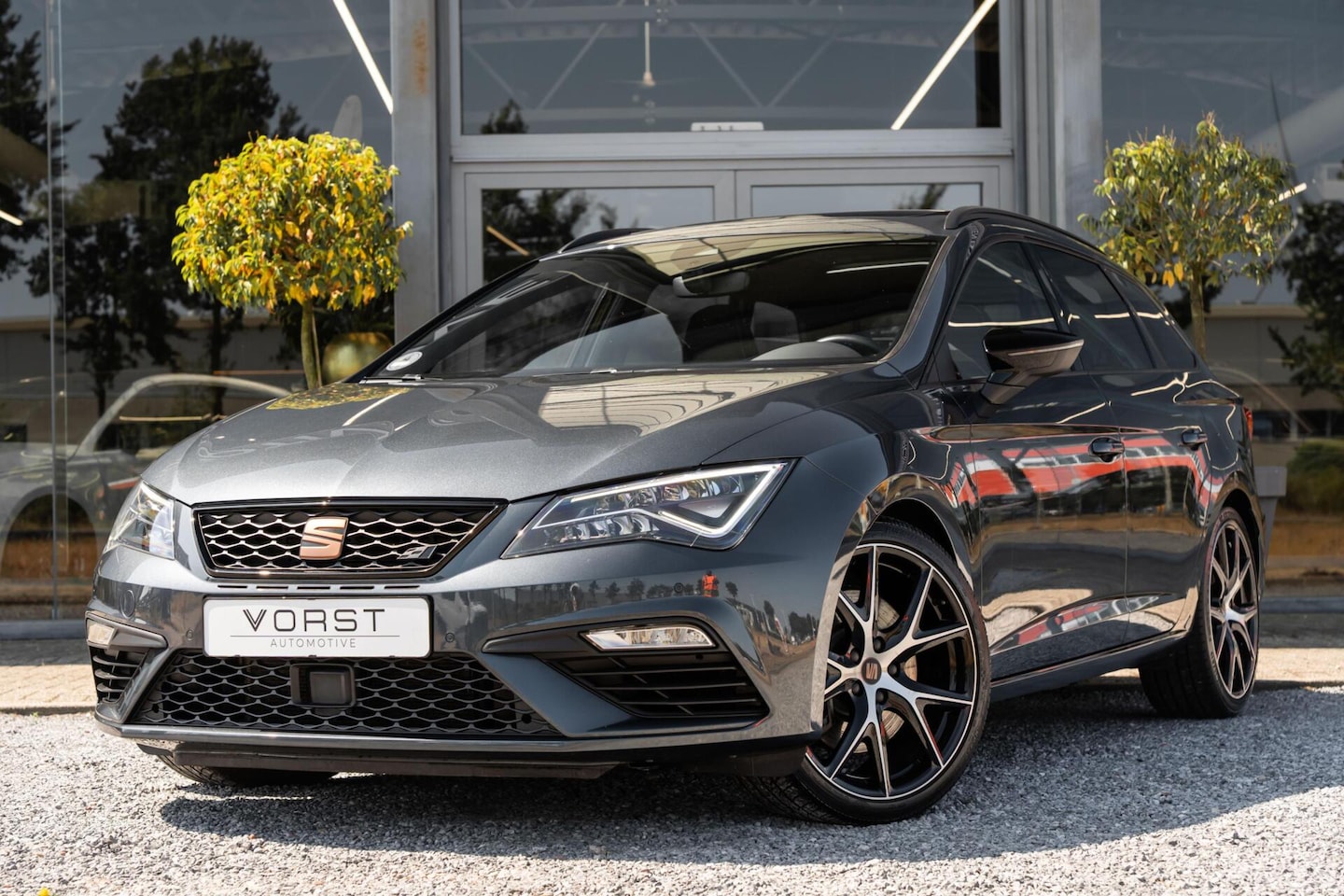 SEAT Leon ST - 2.0 TSI 4DRIVE CUPRA Ultimate Pano Beats Schaal - AutoWereld.nl