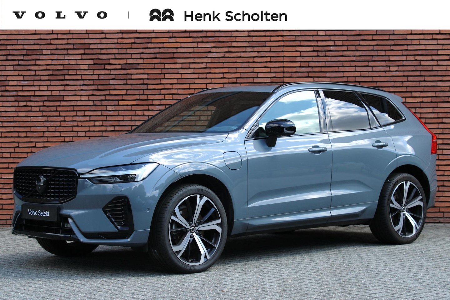 Volvo XC60 - T8 Plug-in hybrid AWD Ultimate Dark | Panoramisch schuif-/ kanteldak | Head-up display | H - AutoWereld.nl