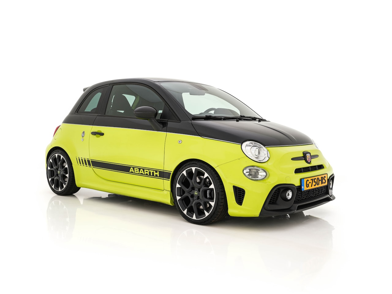 Fiat 500 Abarth - 1.4 T-Jet Competizione 70th Anniversary (INCL.BTW) Aut. *AKRAPOVIC | RECARO-SPORTSEATS | X - AutoWereld.nl