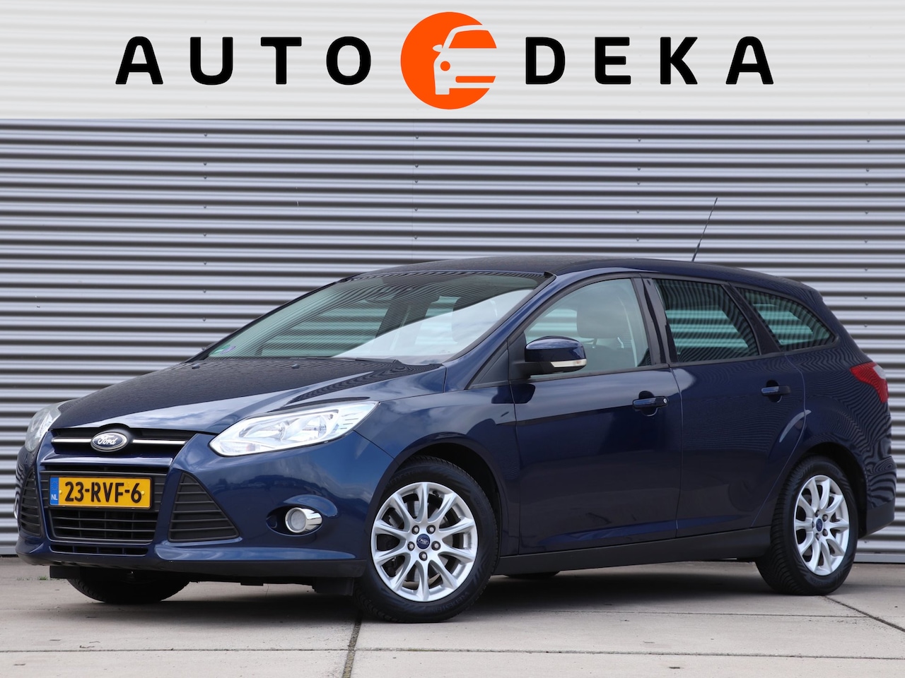 Ford Focus Wagon - 1.6 EcoBoost Trend *Navigatie*Parkeersens.*Trekhaak* - AutoWereld.nl