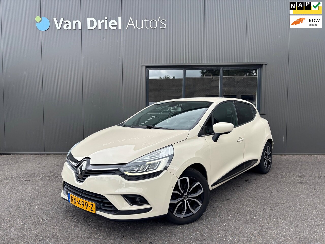 Renault Clio - TCe 90 Intens / Navigatie / Parkeersensoren + Camera! - AutoWereld.nl
