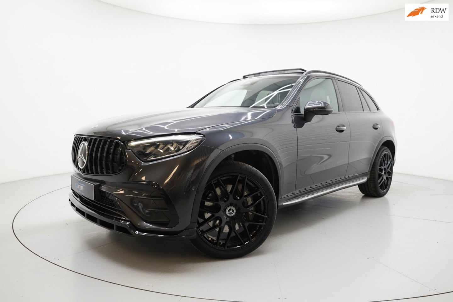 Mercedes-Benz GLC-klasse - 300e 4MATIC AMG Line NIGHT PANO - AutoWereld.nl