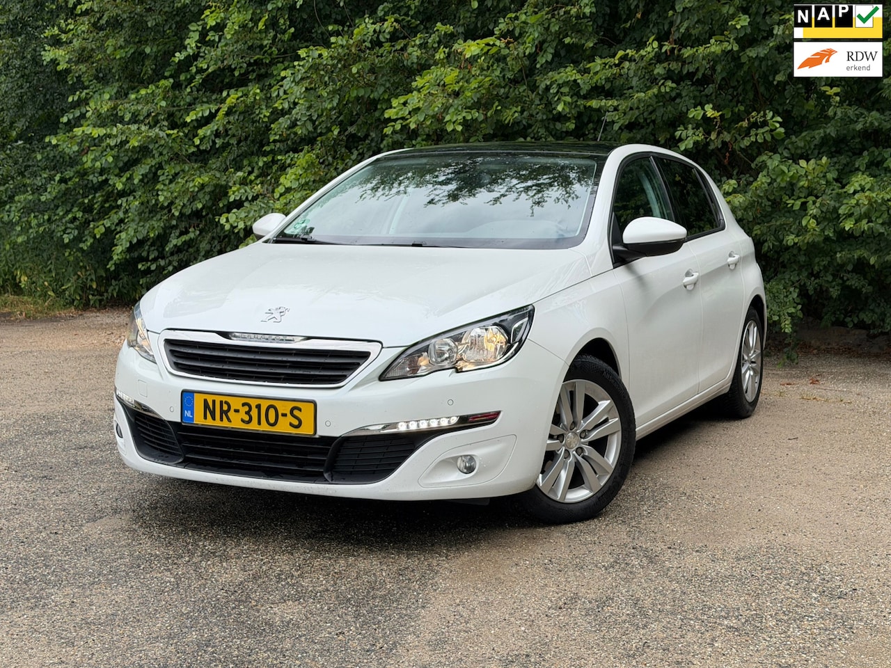 Peugeot 308 - 1.2 PureTech Blue Lion | " 156.000 " KM + Navi Nu € 4.950,- !!! - AutoWereld.nl