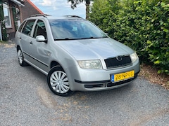 Skoda Fabia Combi - 1.4-16V Creation|APK 2027|AIRCO|RIJDT SUPER