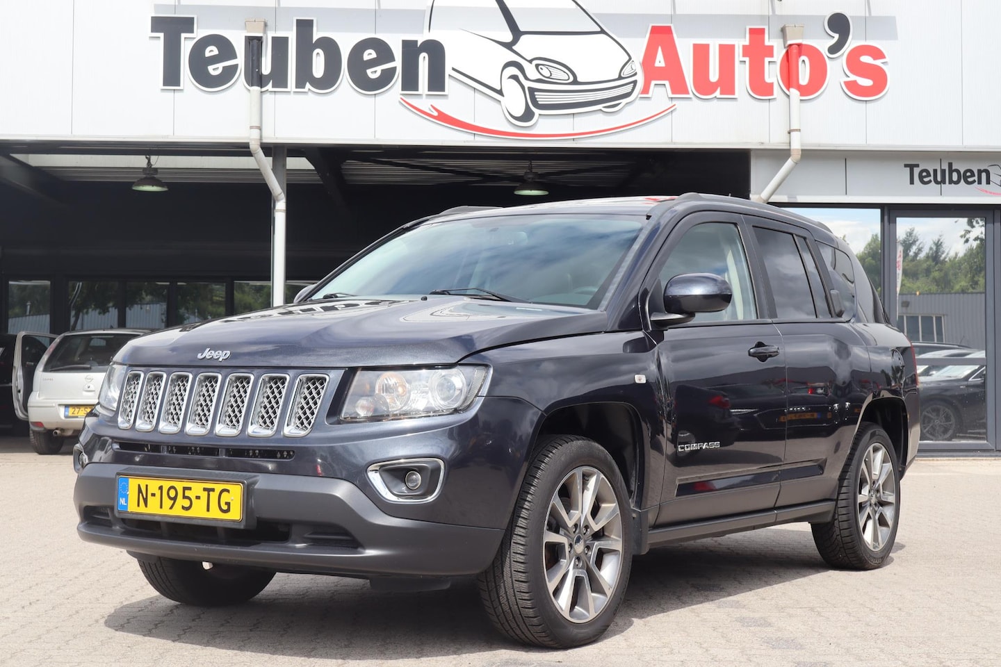 Jeep Compass - 2.4 Limited 4WD | Schuif/open dak | Camera | Navigatie | Stoelverwarming | Leder - AutoWereld.nl