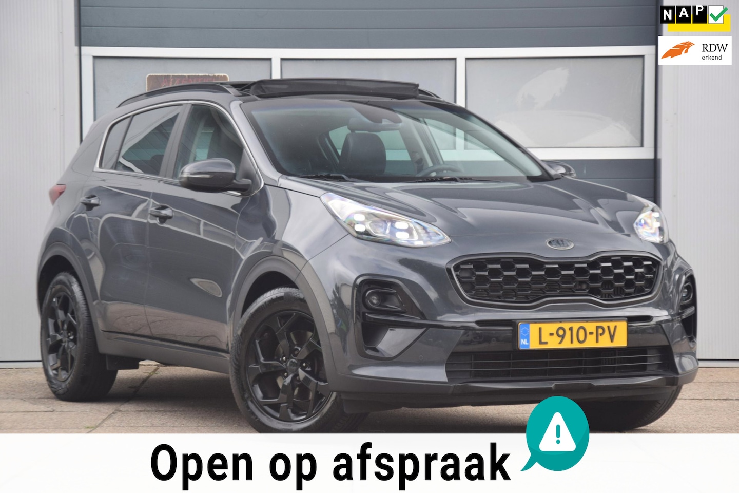 Kia Sportage - 1.6 T-GDI Black Edition LEDEREN BEKLEDING/PANORAMADAK/VOORSTOELEN VERWARMD - AutoWereld.nl
