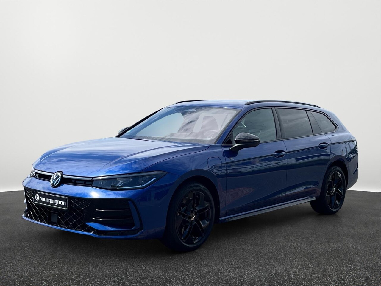 Volkswagen Passat Variant - 1.5 eHybrid R-Line | Pano | Trekhaak | 5J fabrieksgarantie | Winterpakket | 272Pk | - AutoWereld.nl