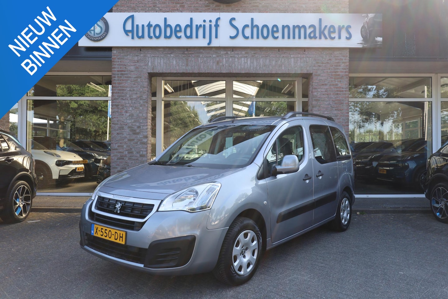 Peugeot Partner Tepee - 1.2 PureTech Active TREKHAAK CARPLAY CRUISE ALL-SEASONS DISTRIBURIERIEM=VERVANGEN! CLIMA P - AutoWereld.nl