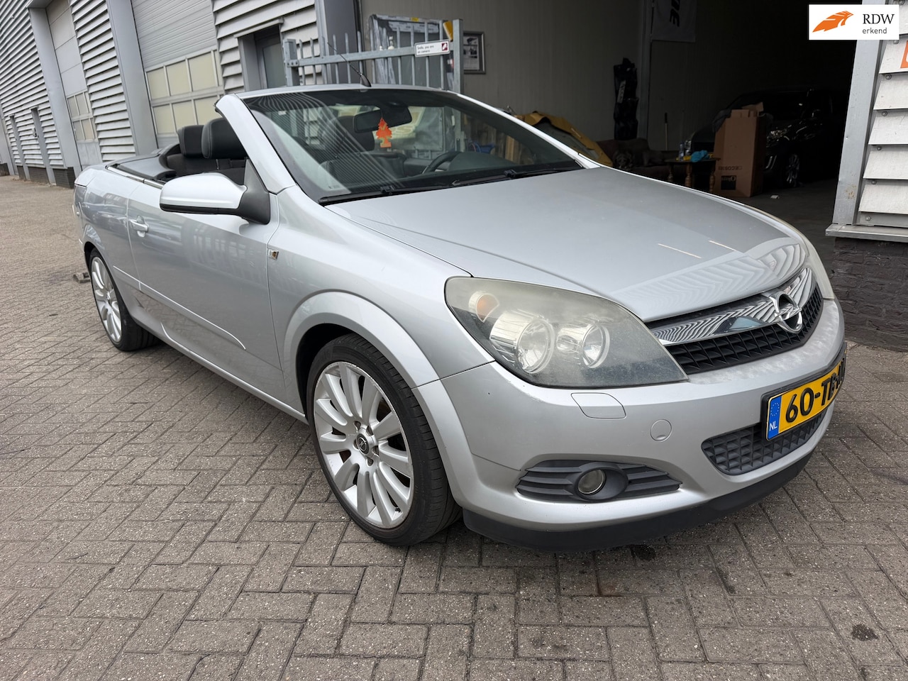 Opel Astra TwinTop - 1.8 Cosmo AIRCO Cabrio. Bij 6-2006. Pak. 7-2027 - AutoWereld.nl