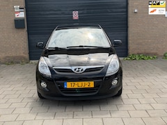 Hyundai i20 - 1.2i DynamicVersion Apk Airco Dealer onderhoud elektrische pakket Trekhaak
