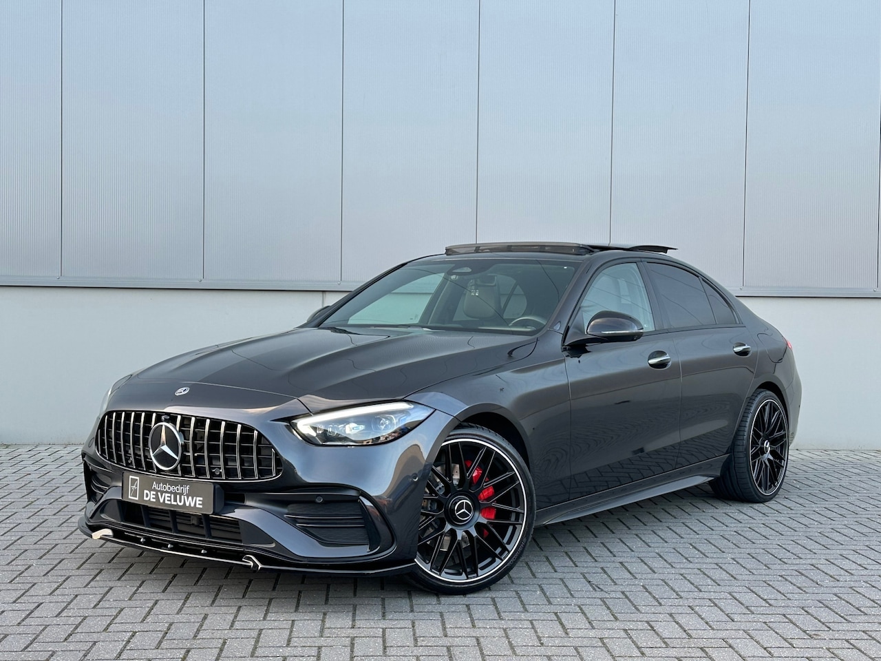 Mercedes-Benz C-klasse - 300 e AMG Line C63 Look Pano Sfeerverlichting - AutoWereld.nl