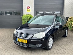 Volkswagen Polo - 1.4-16V Trendline *Airco*Nieuwe APK 31-08-2027