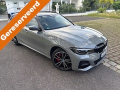 BMW 3-serie Touring - 330e xDrive High Executive M Sport Nardo Grau Individual metallic Panoramadak Trekhaak 19