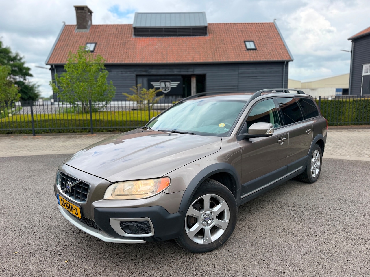 Volvo XC70 - 2.4 D5 Summum AUTOMAAT LEER NAVI STORING ROETFILTER - AutoWereld.nl
