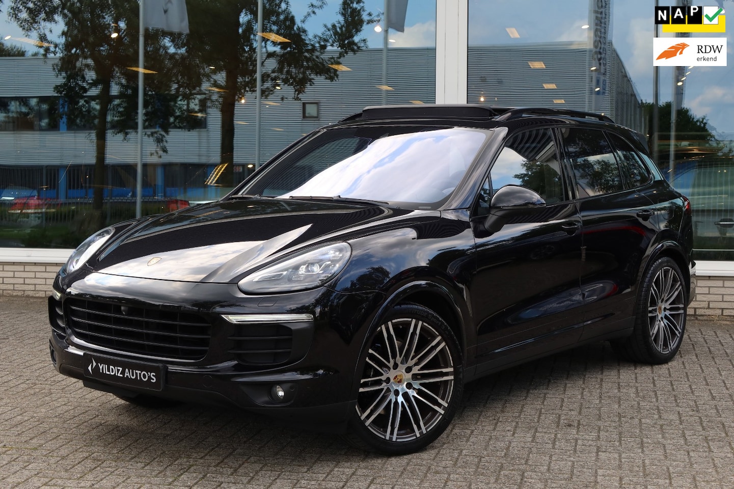Porsche Cayenne - 3.0 S E-Hybrid GTS Pakket|Pano|Trekhaak|360|Keyless|Voll - AutoWereld.nl