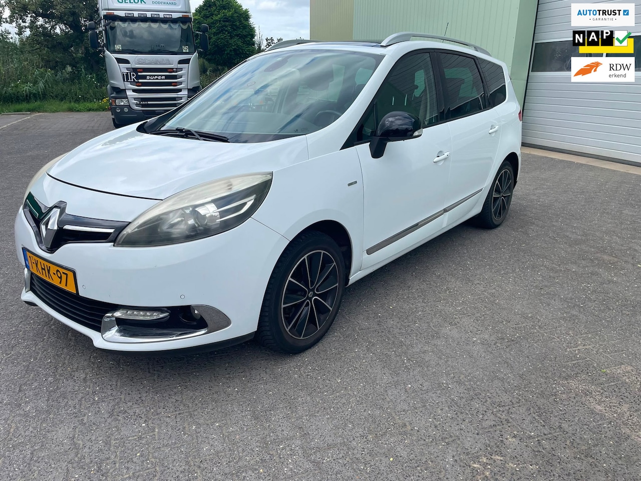 Renault Grand Scénic - 1.2 TCe Bose 7p Airco Navigatie Trekhaak - AutoWereld.nl