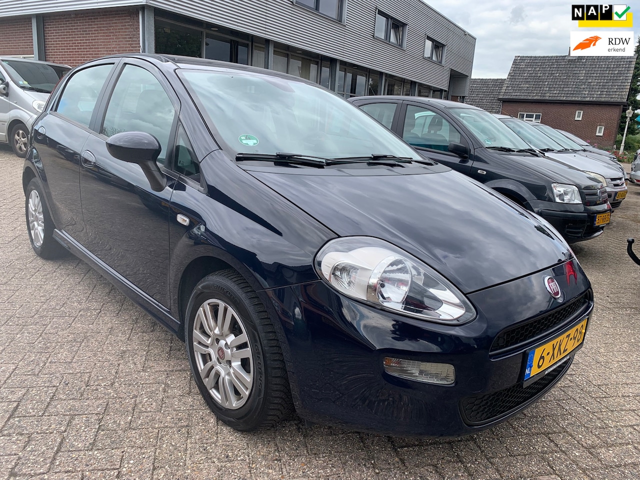 Fiat Punto Evo - 0.9 TwinAir Street 2014 € 3.250.- 1 Jr. Apk , Zo mee - AutoWereld.nl
