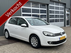 Volkswagen Golf - 1.4 TSI Highline Airco Cruise control Stoelverwarming Apple carplay Trekhaak Parkeersensor
