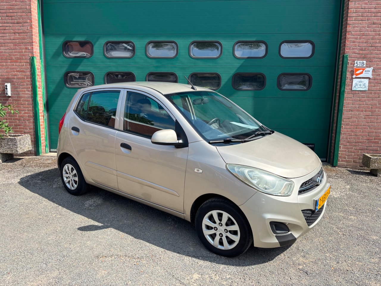 Hyundai i10 - 1.0 i-Drive Cool Airco Winterbanden beschikbaar en mooie Onderhoudshistorie - AutoWereld.nl