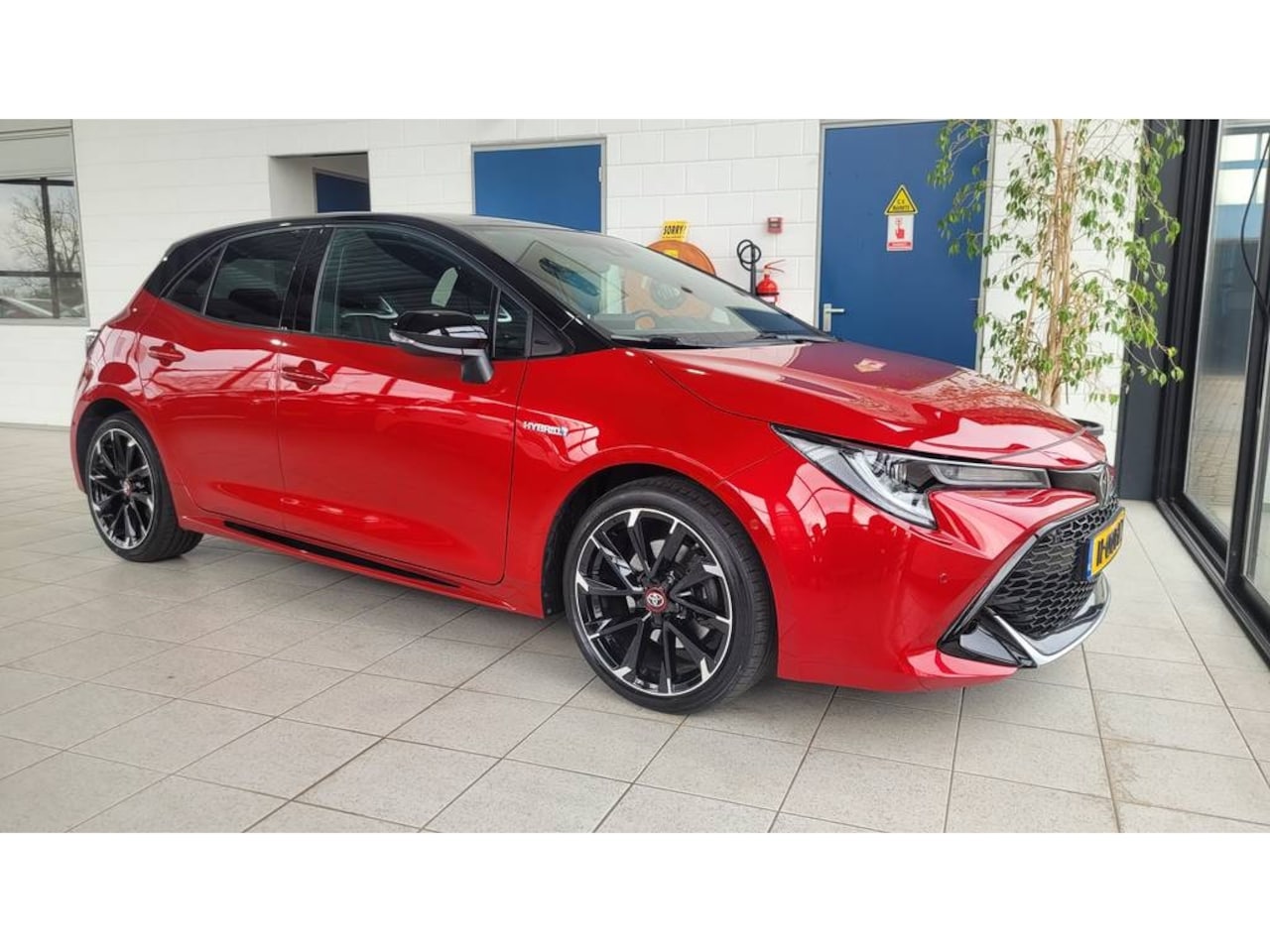 Toyota Corolla - 2.0 Hybrid GR-Sport | Bi-Tone | Stoel en stuurverw | 18" velgen - AutoWereld.nl
