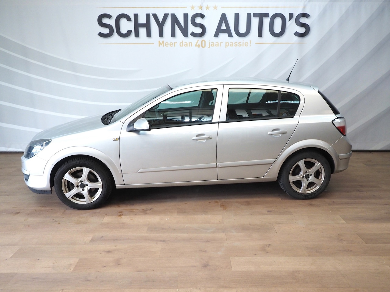 Opel Astra - 1.6 Essentia airco - AutoWereld.nl