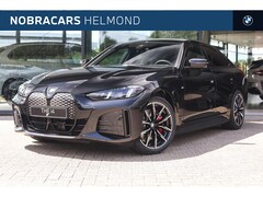 BMW i4 - eDrive35 M Sport / Achteruitrijcamera / Adaptieve LED / Comfort Access / Stuurverwarming